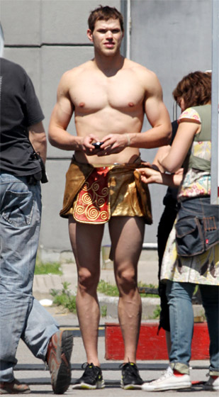 Kellan Lutz sin camiseta