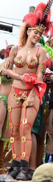 Rihanna en un carnaval en Barbados