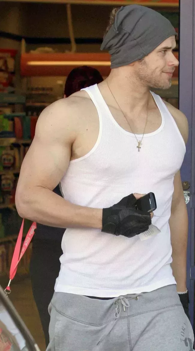 Celebrities masculinas que marcan tendencia en la calle