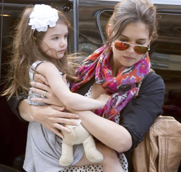 Katie Holmes y Suri Cruise celebran el Domingo de Pascua