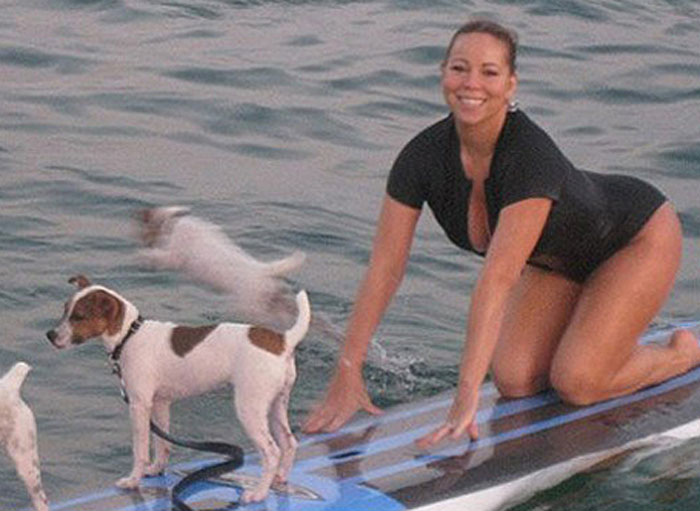 Mariah Carey hace surf con sus cachorros en Puerto Rico