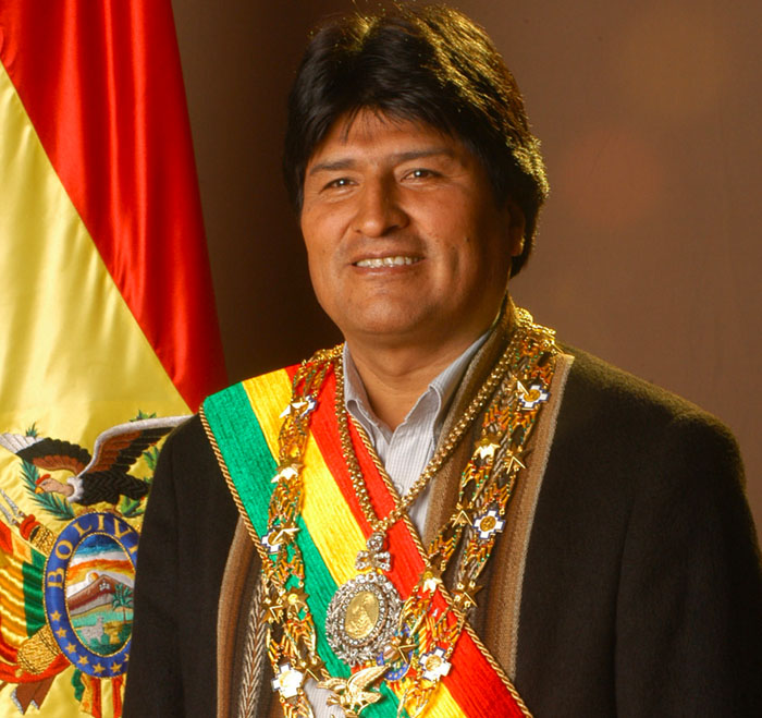 Evo Morales: "El pollo transgénico causa homosexualidad"