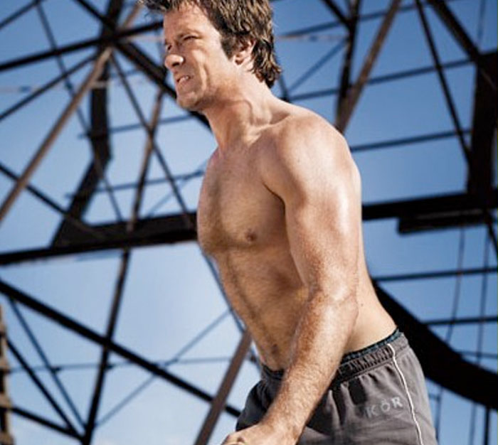 Thomas Jane desnudo y en portada de revista