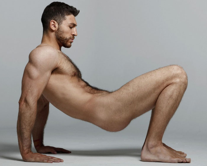 Valerio Pino posa desnudo aprovechando el tirón de Ricky Martin