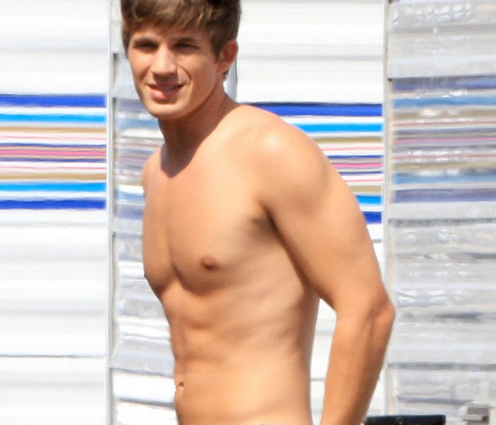 Matt Lanter y su cuerpo blandito