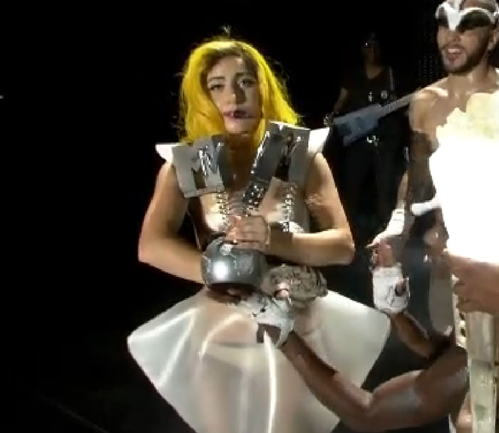 Lady Gaga se lleva todo sin, ni siquiera, acudir a la gala