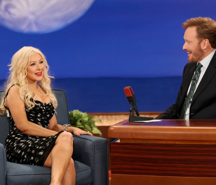 Christina Aguilera volvio a cantar anoche