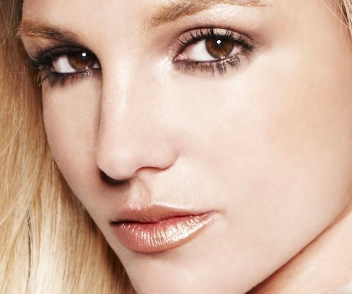 AUDIO: 'Hold It Against Me' de Britney Spears... FULL HQ