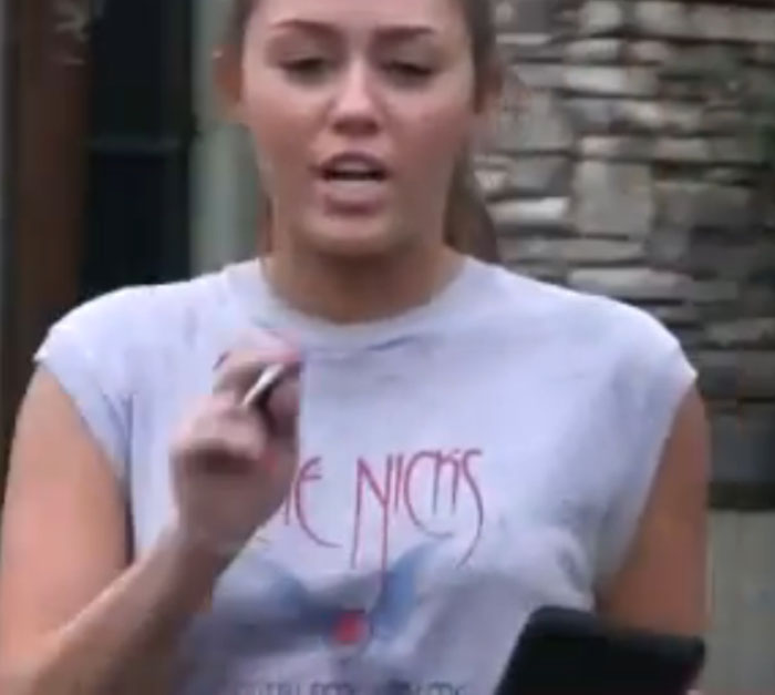 Miley Cyrus explota contra los paparazzi