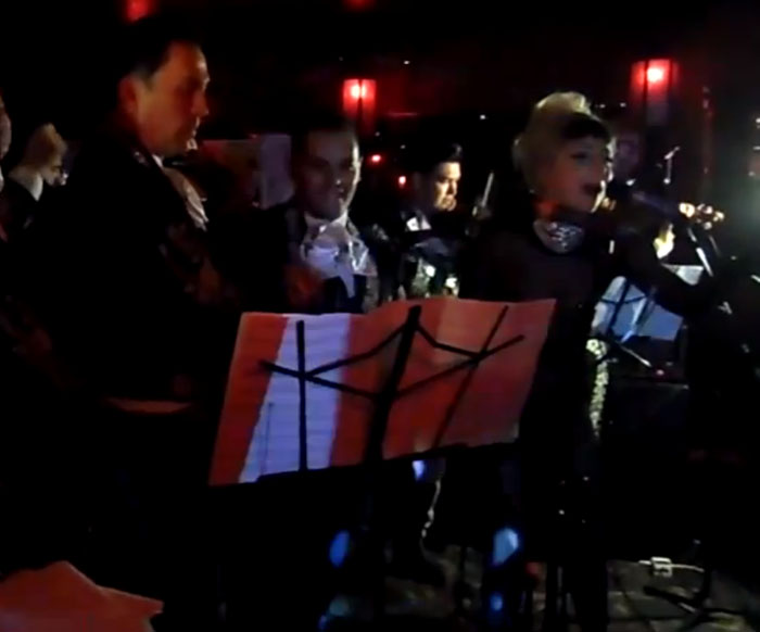 Y ahora... La versión mariachi de 'Born This Way'