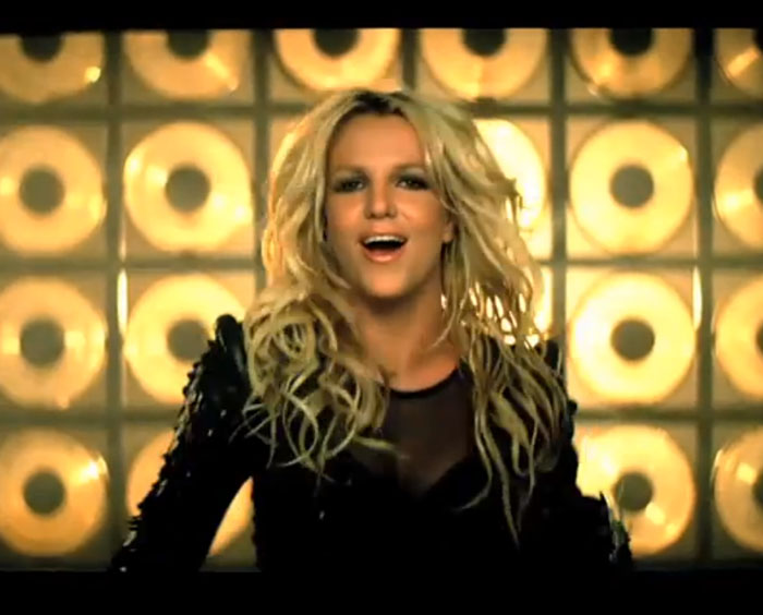 Britney Spears adelanta un trocito de 'Till The World Ends'