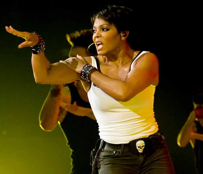 VÍDEO: Janet Jackson baila en su Tour 2011