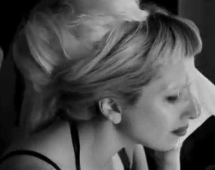 Lady Gaga hace un remake de 'In Bed With Madonna'