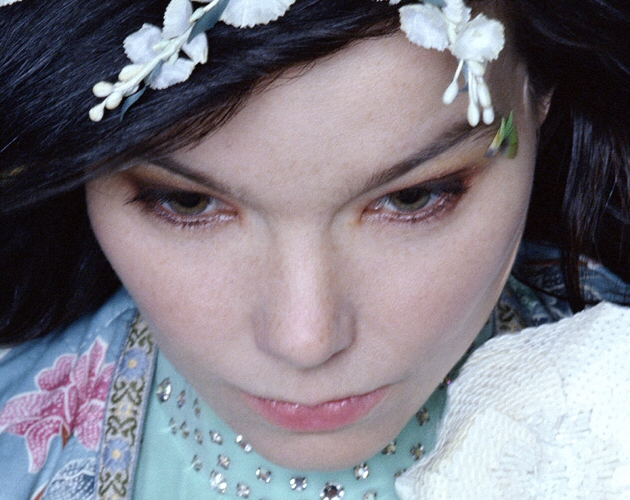 Escucha el nuevo single de Björk: 'Crystalline'