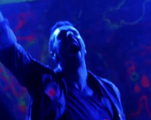 Coldplay se intoxican de pintura en el vídeo de 'Every Teardrop is a Waterfall'