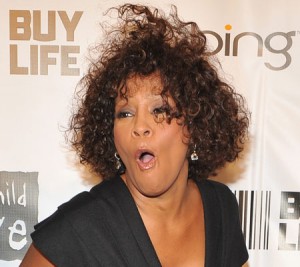Whitney Houston está sedienta de rehab