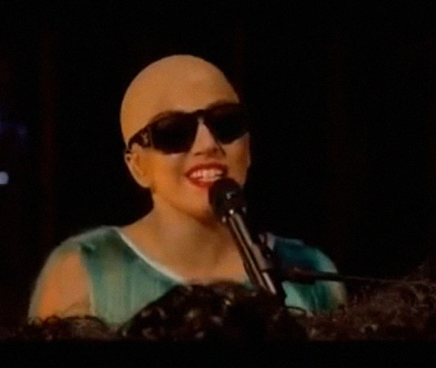 Lady Gaga se queda calva en 'Hair'