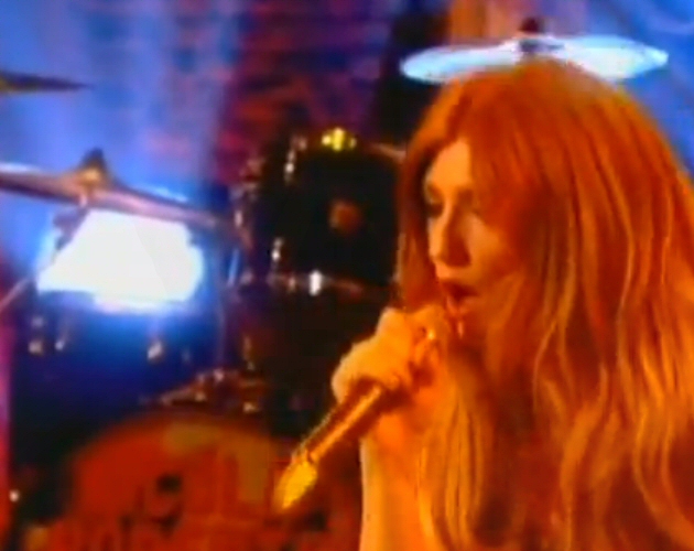 Nicola Roberts lo peta con su última actuación en directo