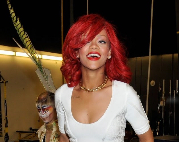 Rihanna opina sobre las vestimentas de Lady Gaga