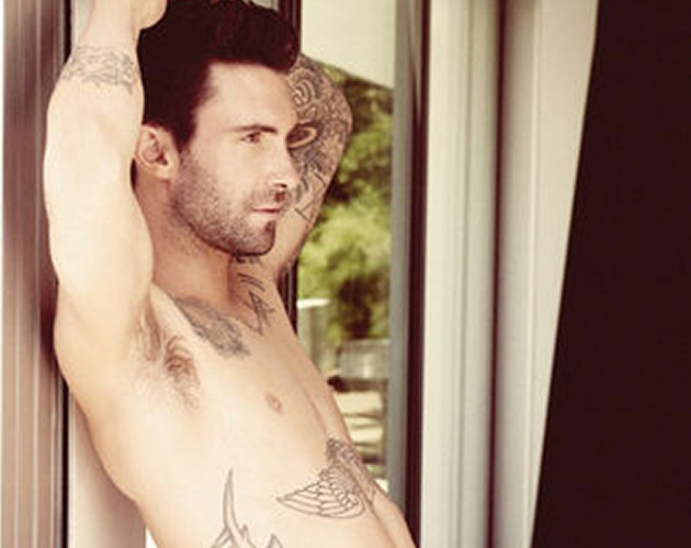 Adam Levine, más buenorro que nunca en la revista 'Out'