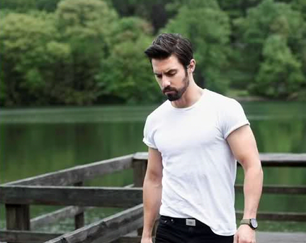 Milo Ventimiglia existe y sigue estando bueno