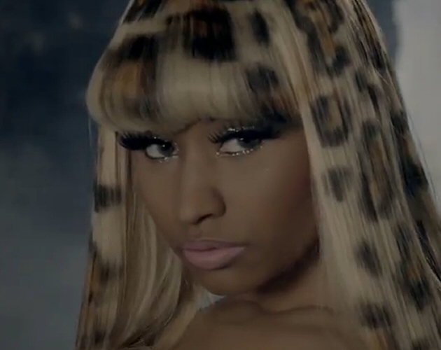 Nicki Minaj inventa la peluca leopardo en su vídeo con Rihanna