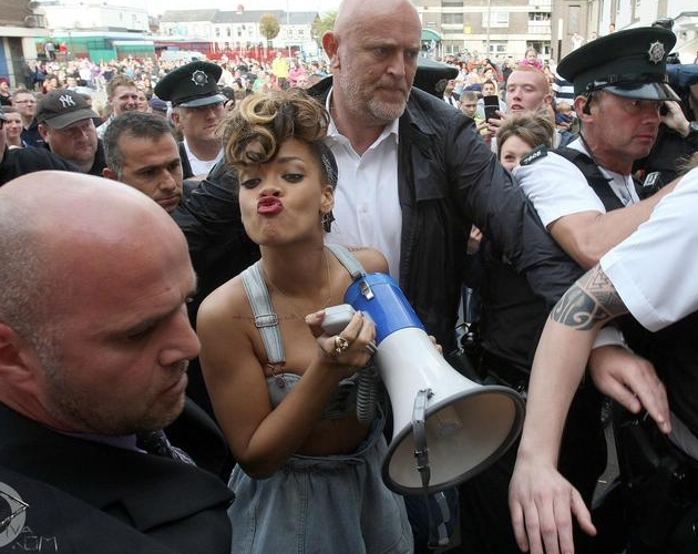 Rihanna la lía parda en Belfast