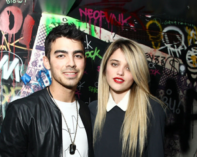 Joe Jonas podría estar saliendo con Sky Ferreira