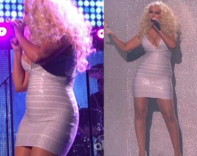 Christina Aguilera se enfunda un ceñidísimo vestido blando en los AMA