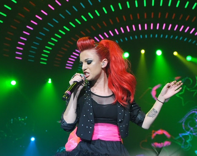Cher Lloyd destroza su propio single en 'X Factor'