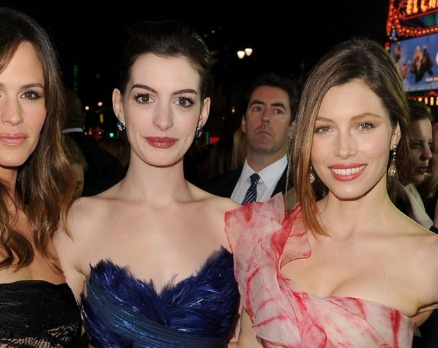 Jessica Biel está celosísima de Anne Hathaway