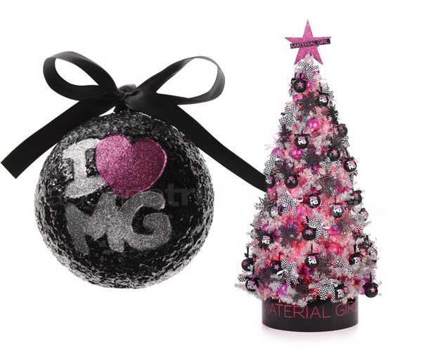 Madonna diseña ornamentos para árboles de Navidad