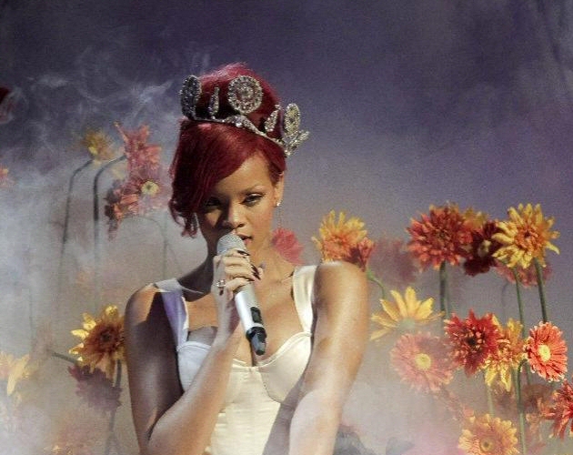 Rihanna sólo consigue un número 3 en Billboard con 'Talk That Talk'