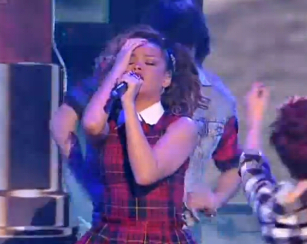 Rihanna actúa en el 'X Factor' británico y, ahora sí, canta en directo