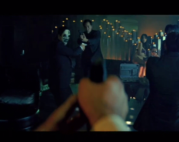 Swedish House Mafia masacran un strip club japonés en el vídeo de 'Antidote'