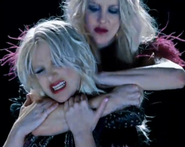 Britney Spears baila en la discoteca con el mejor amigo gay de su prometido Jason