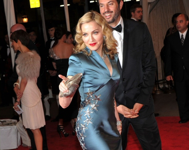 Madonna se lleva su propia botella de vino y copas a un restaurante en Nueva York
