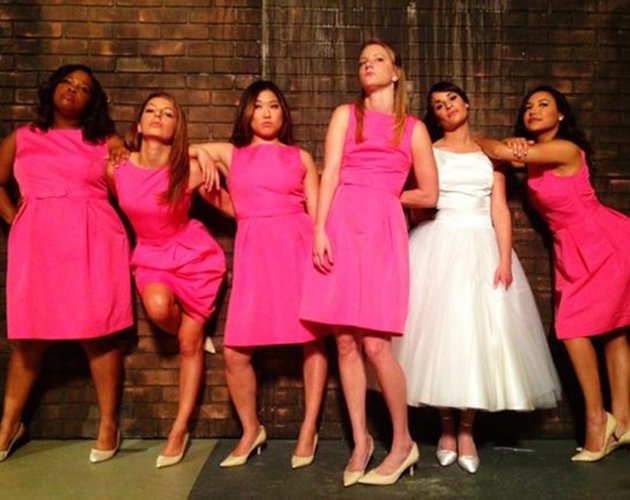 Las chicas de 'Glee' imitan el cartel de 'Bridesmaids'