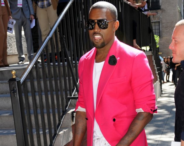 Kanye West hace la ruta de Jack el Destripador para inspirarse en su colección de ropa