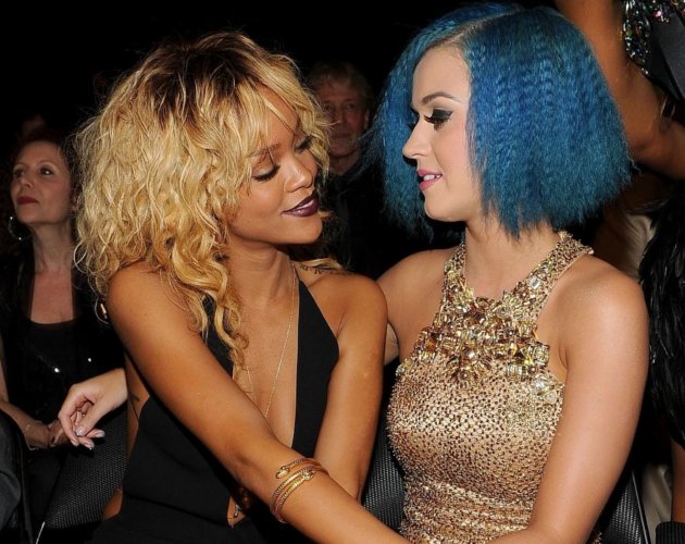 Rihanna organiza citas a Katy Perry