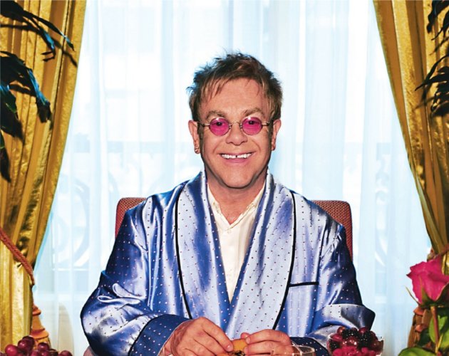 Elton John cuenta como fue acosado en su carrera... tras hacer lo mismo a Madonna
