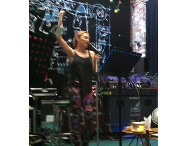 Kylie Minogue también comparte fotos de los ensayos de su 'Anti Tour'