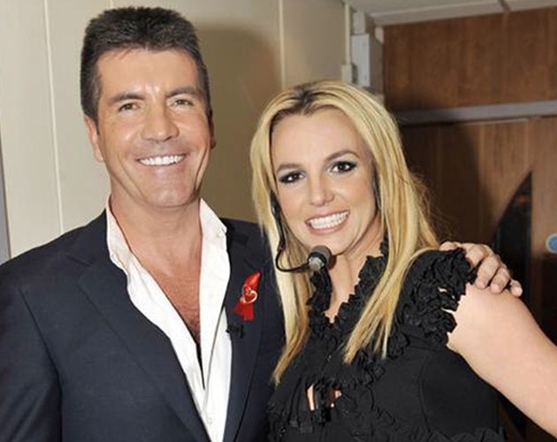 Louis Walsh confirma que Simon Cowell está hablando con Britney Spears para 'X Factor'