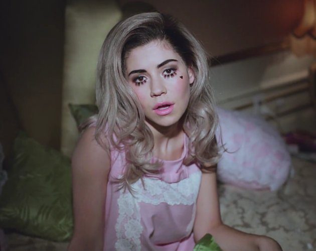 Ya está aquí el vídeo completo de 'Primadonna' de Marina & The Diamonds