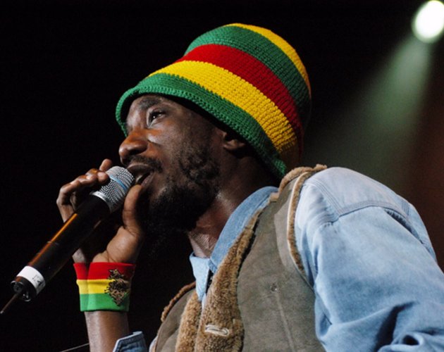 Cancelados los conciertos españoles de Sizzla, el jamaicano homófobo