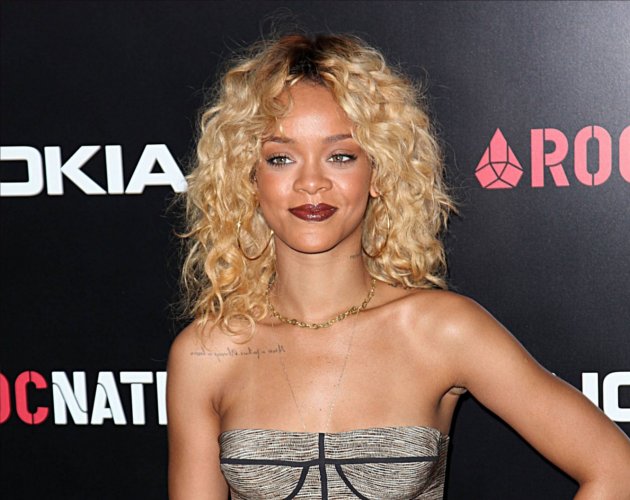 Rihanna va en serio: "Estoy preparando mi nuevo disco"
