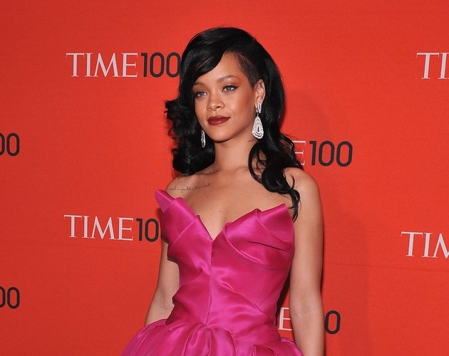 Rihanna interpreta una versión acústica de 'We Found Love'