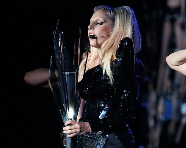 A Lady Gaga se le apaga el micro durante el concierto de Hong Kong