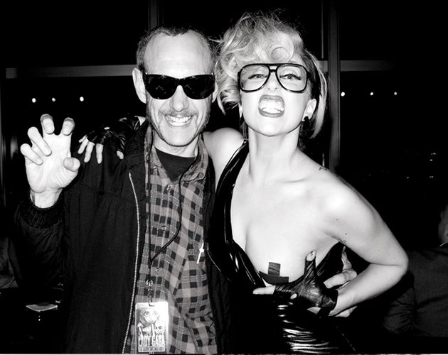 Lady Gaga improvisa una actuación en un bar de Tokyo