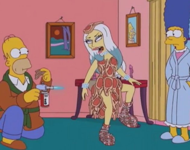 Homer se come el vestido de Lady Gaga en la preview de su capítulo en 'Los Simpson'
